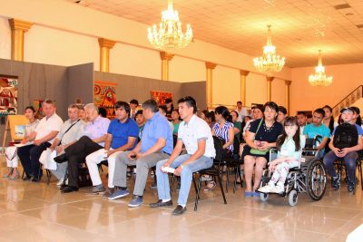 БӘРІМІЗ БІРДЕЙМІЗ, КЕМСІТУДІ БІЛМЕЙМІЗ! БӘРІМІЗ БІРДЕЙМІЗ, КЕМСІТУДІ БІЛМЕЙМІЗ!
